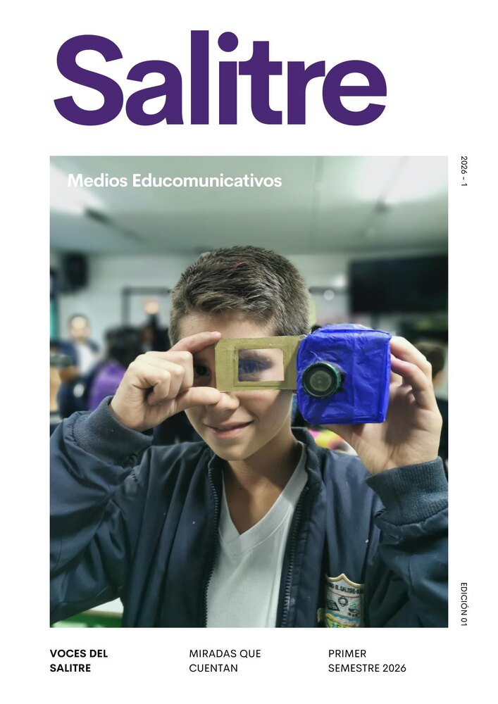 Portada de Edumedios Salitre, edición 01 de 2026: un estudiante mira a través de una cámara de cartón.